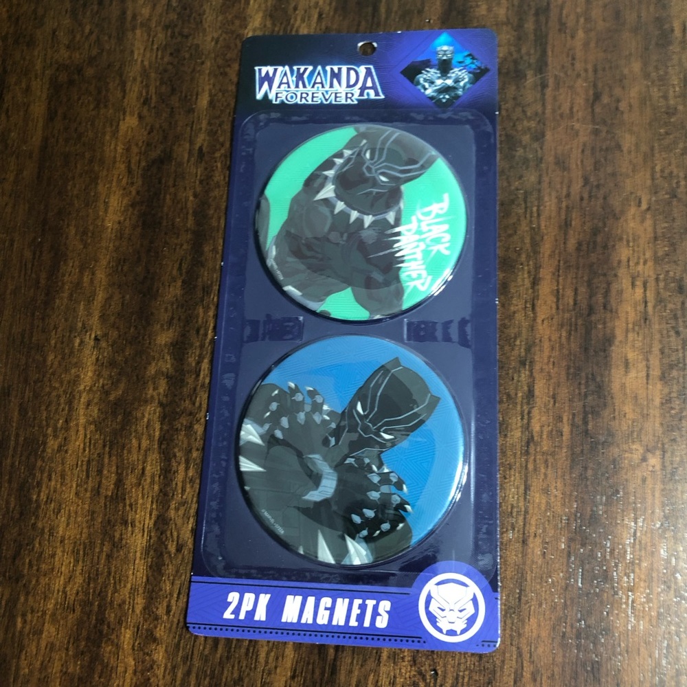 Marvell  2PK round magnets  Black Panther  Wakanda Forever purple gray.